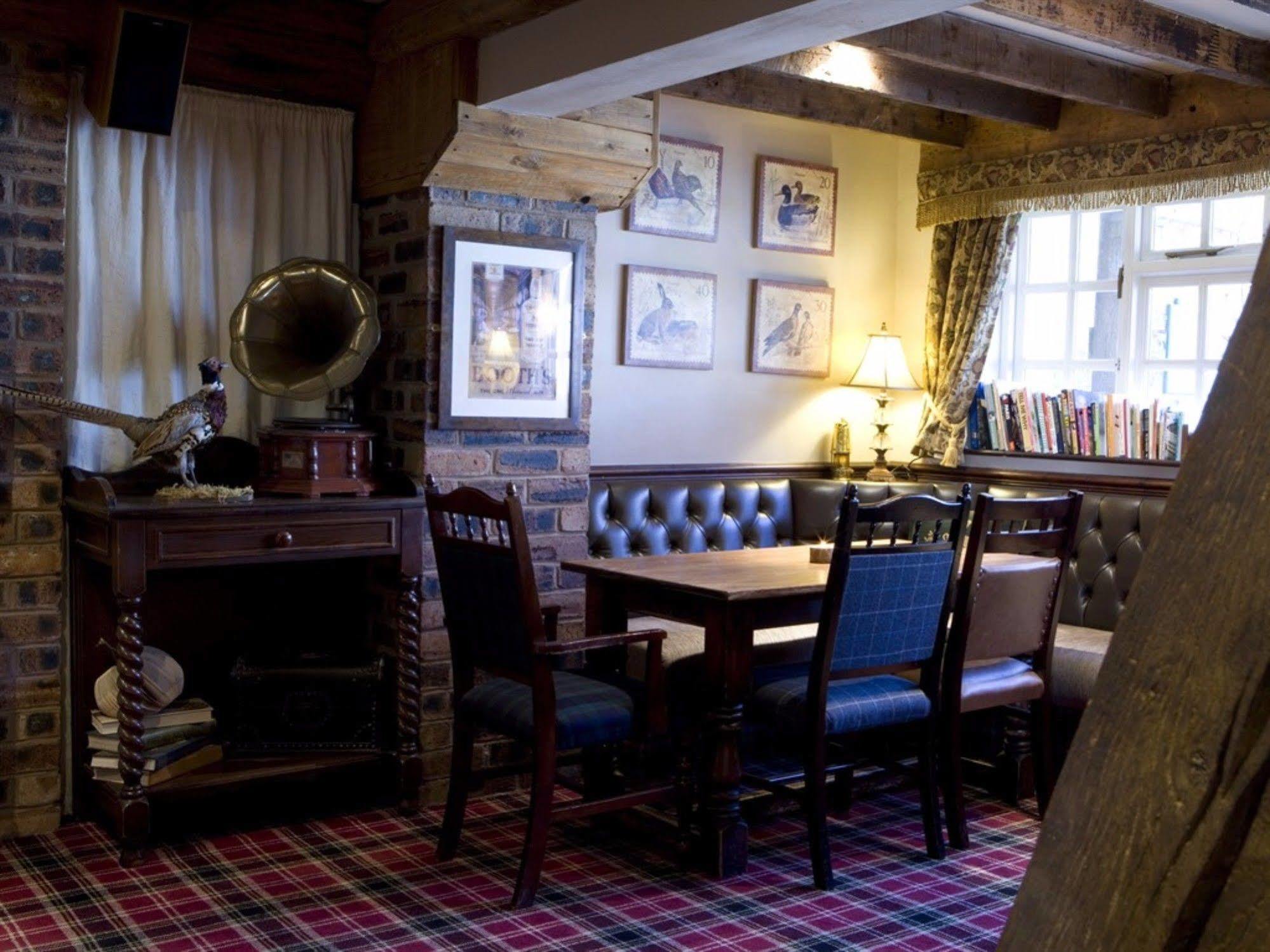 The Swan Inn 낸트위치 외부 사진