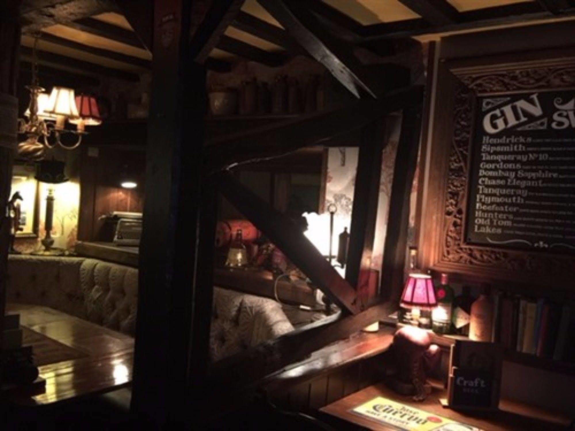 The Swan Inn 낸트위치 외부 사진