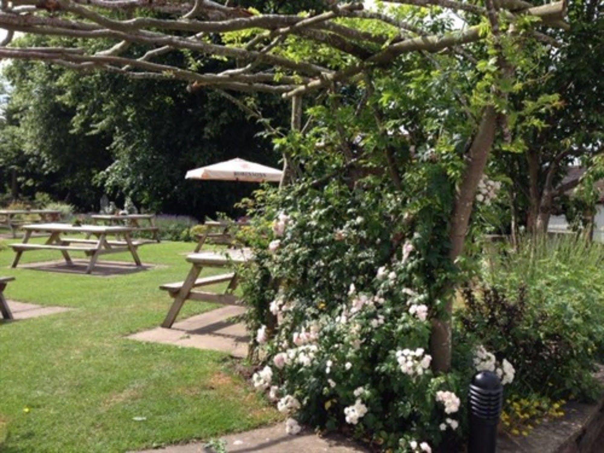 The Swan Inn 낸트위치 외부 사진